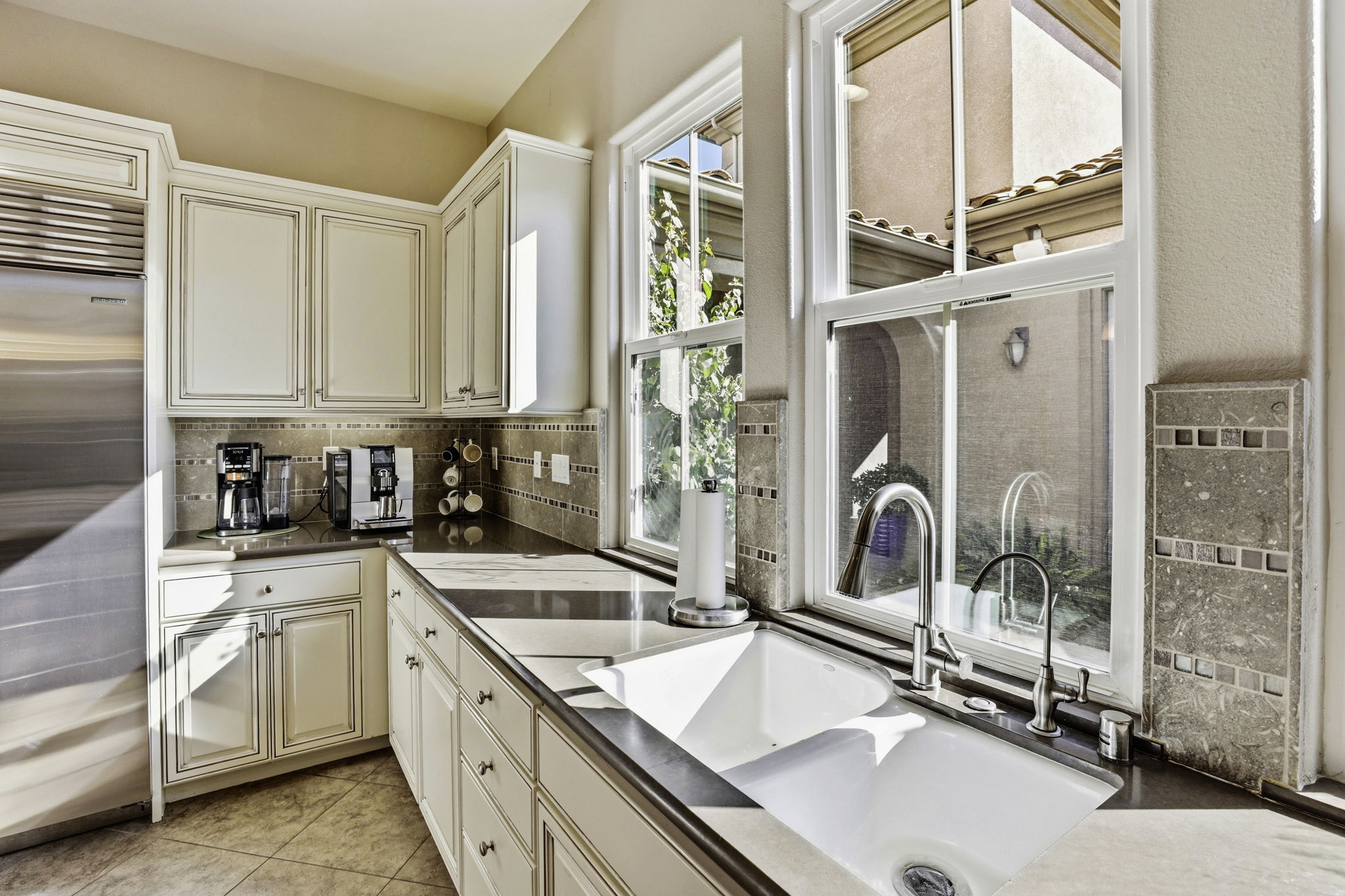 17-016_F8_15120 La Alameda Dr