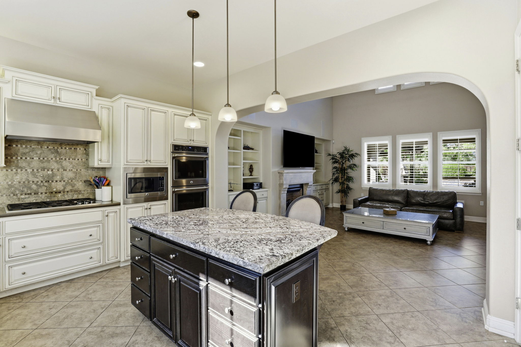 18-017_F8_15120 La Alameda Dr