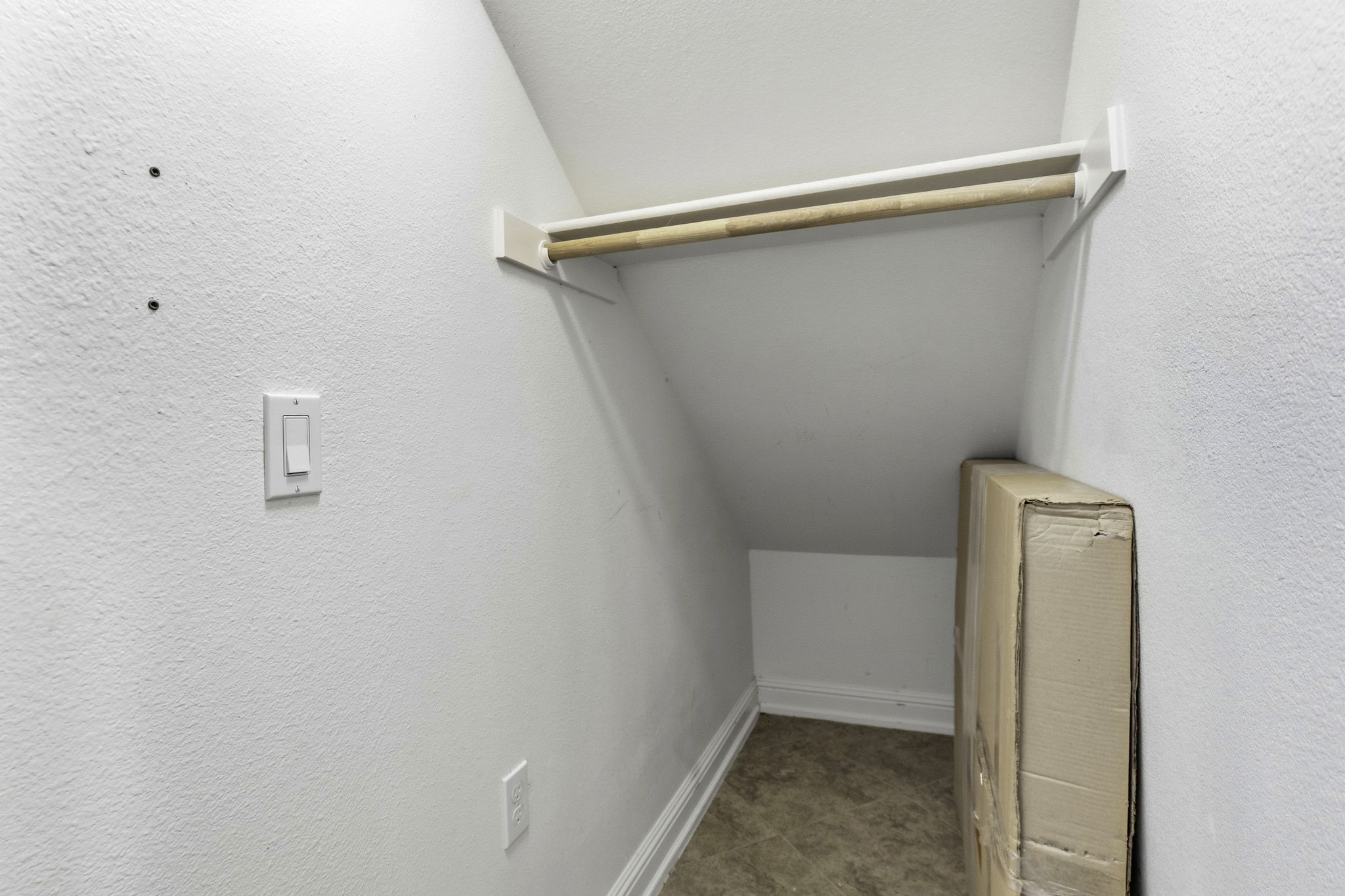 40-039_F8_15120 La Alameda Dr