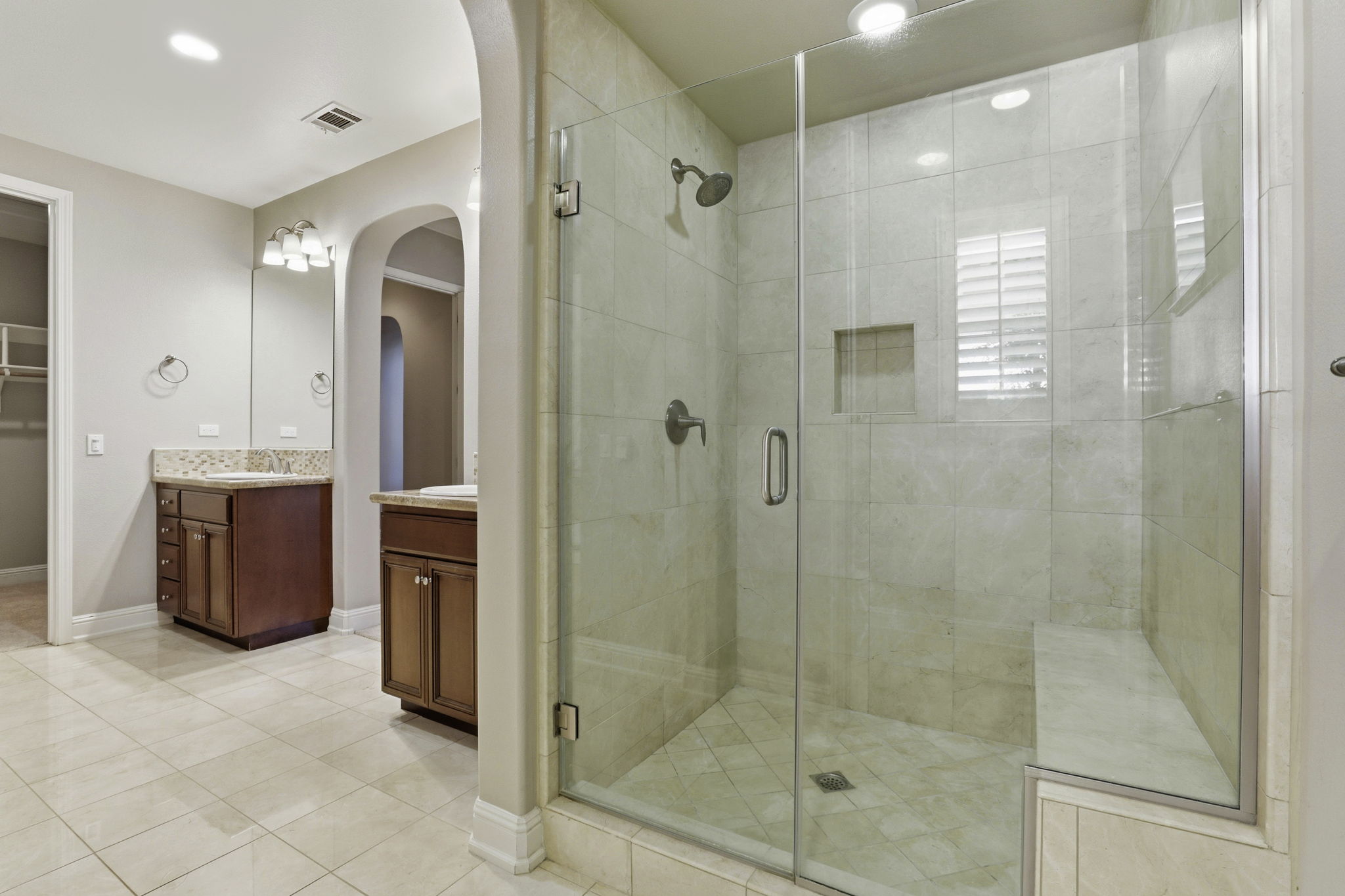 44-043_F8_15120 La Alameda Dr