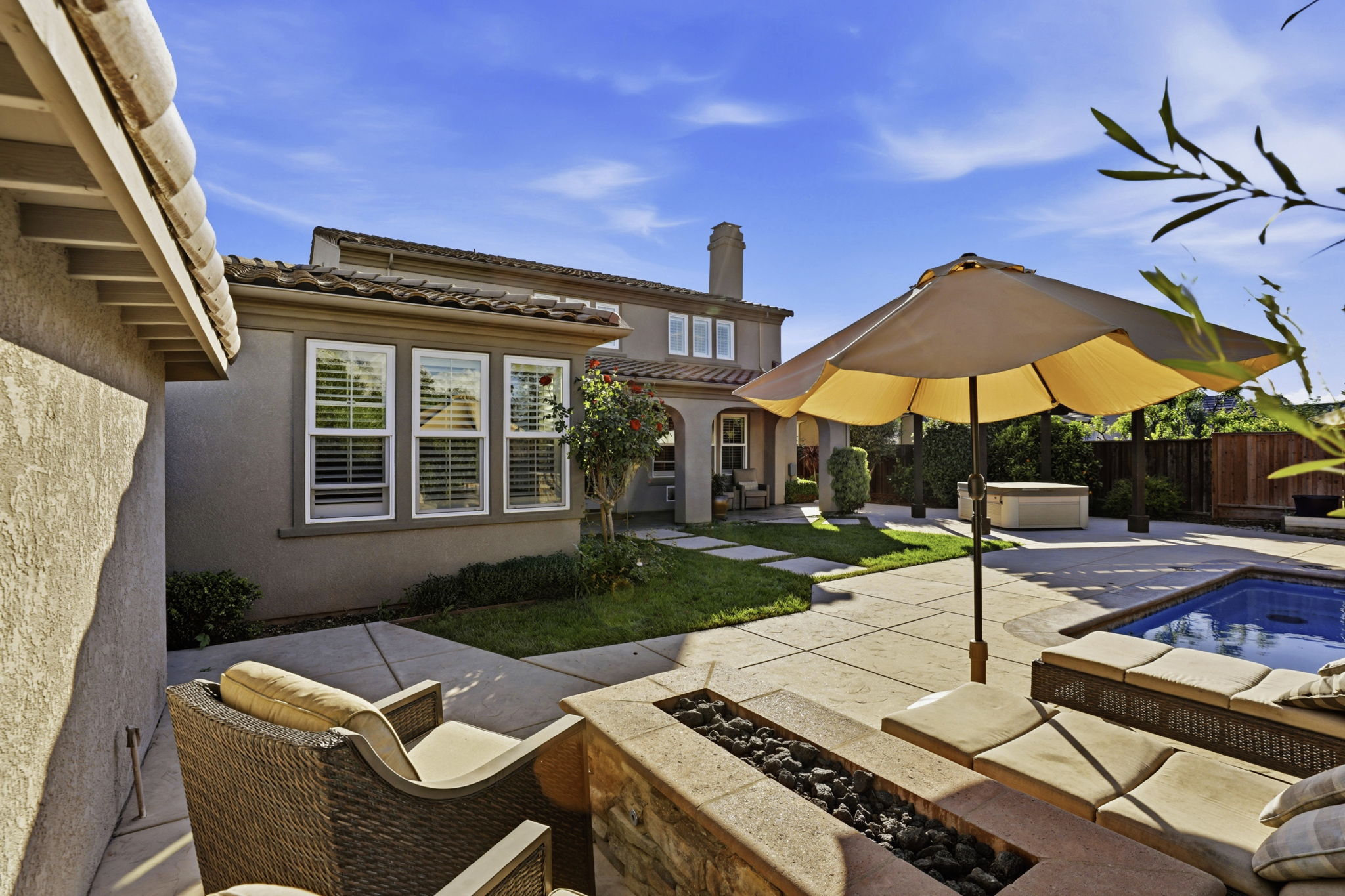 55-054_F8_15120 La Alameda Dr