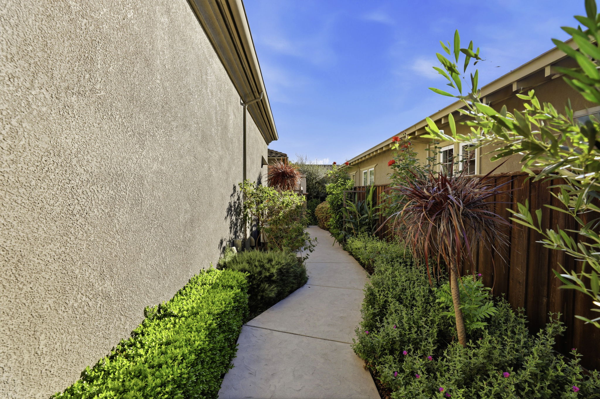 59-058_F8_15120 La Alameda Dr